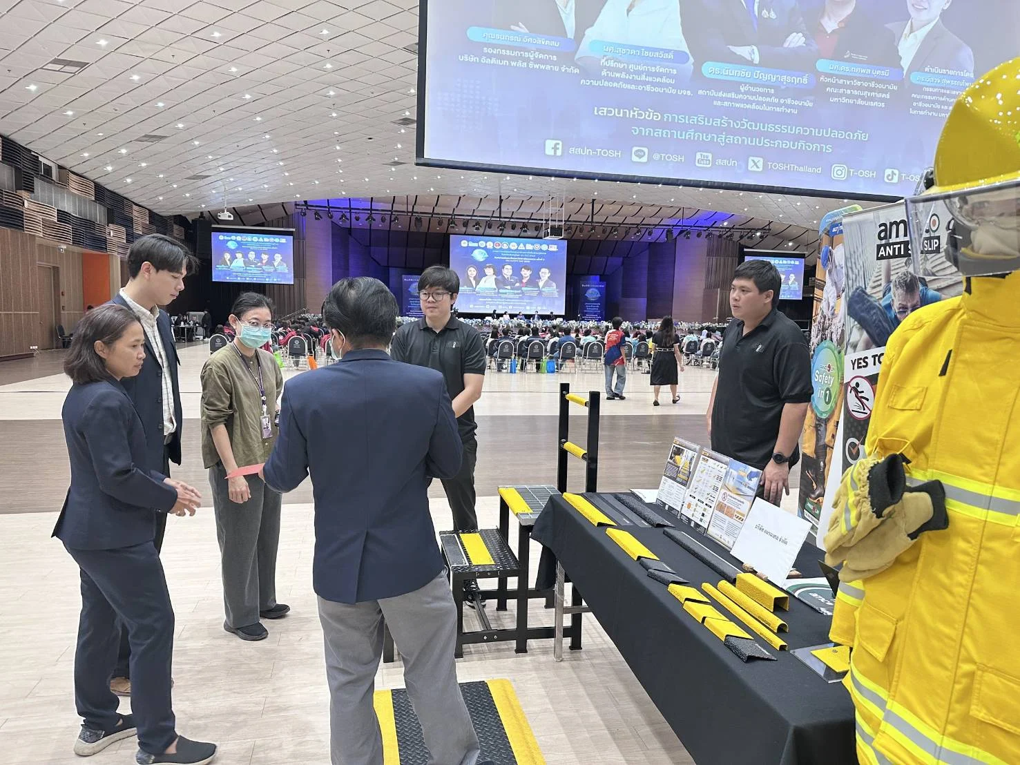 แผ่นกันลื่นแอมโค amco ANTI SLIP จับมือ สสปท. ร่วมขบวนส่งมอบความปลอดภัยในส่วนภูมิภาคทั่วประเทศ ลุย อุดรธานี พิษณุโลก สงขลา และ ระยอง