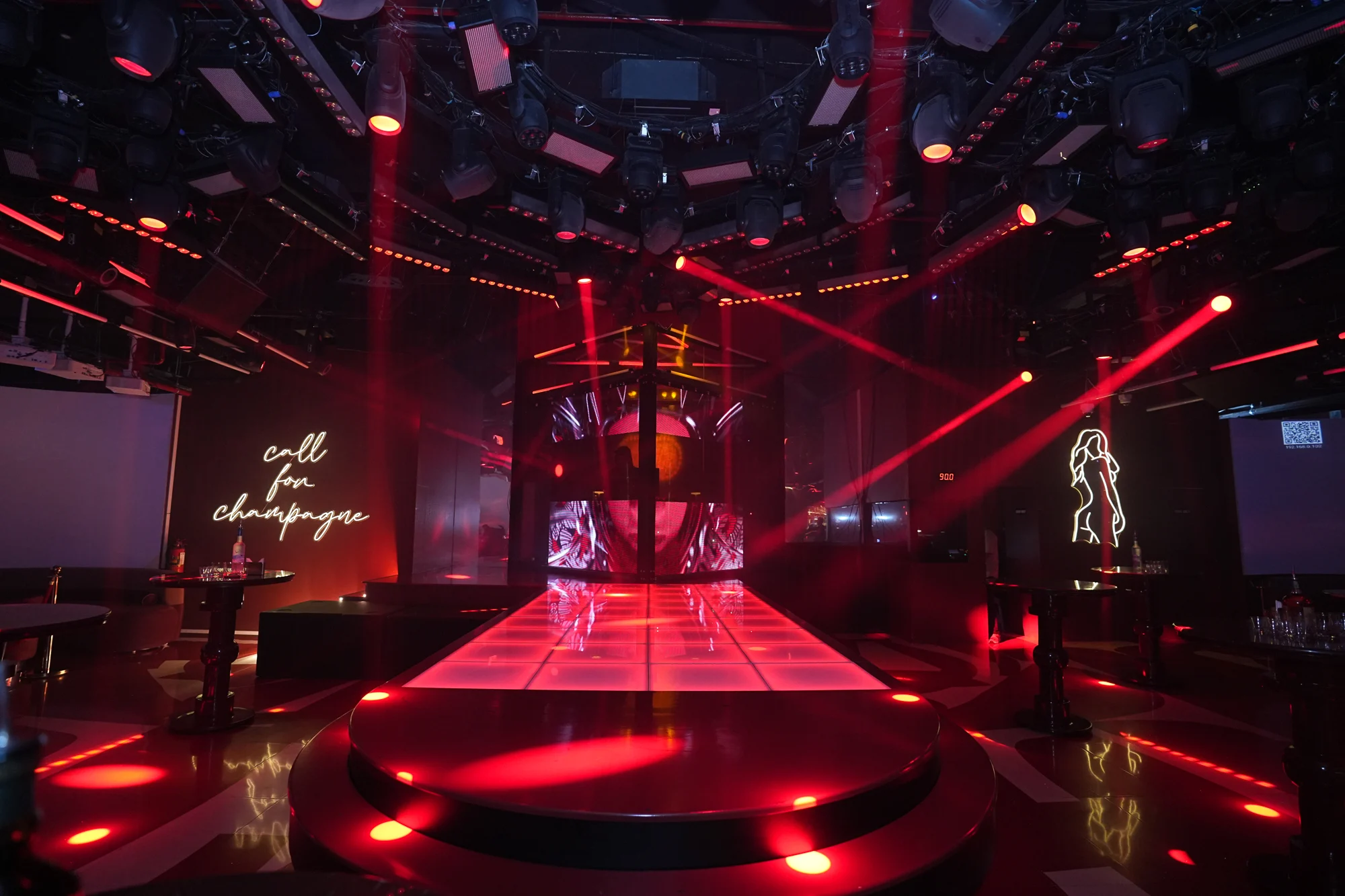 Aces: Redefining Bangkok’s Nightlife With Performance and Energy