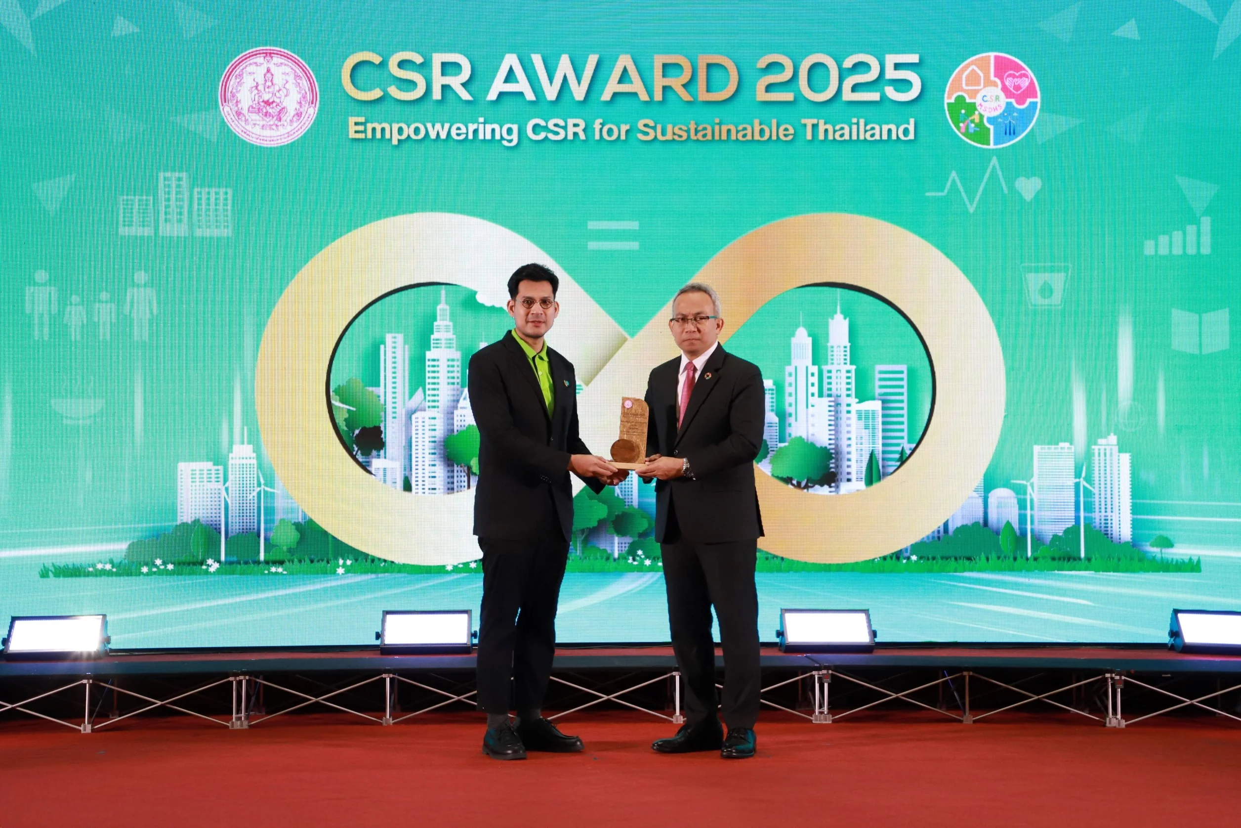 “ศรีตรังโกลฟส์” เดินหน้าธุรกิจเคียงข้างสังคม คว้ารางวัล CSR Award 2025 จากกระทรวงการพัฒนาสังคมและความมั่นคงของมนุษย์