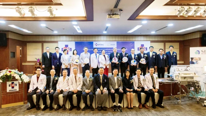 เครือจุฬารัตน์เดินหน้าสร้างอนาคตสุขภาพยั่งยืน ด้วยการสนับสนุนโรงพยาบาลภูมิภาค มอบเครื่องมือแพทย์ 65 ล้านบาท