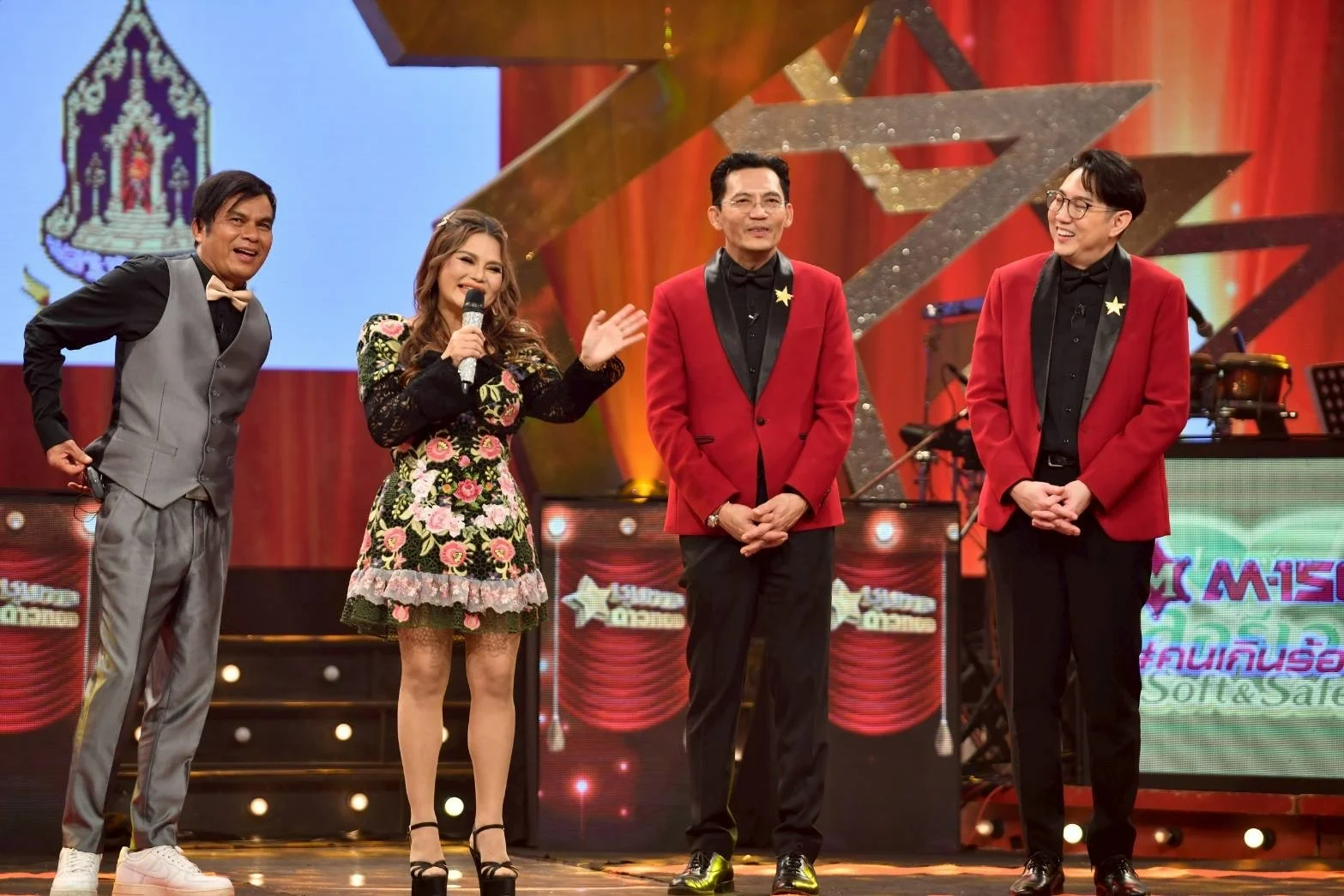 โบ๊ะบ๊ะ!!แดนซ์สนุกสไตล์“ไก่ จันทน์จวง” “พี-ยู่ยี่-โอม”ดวลเพลงลุ้นชิงแต้มต่อบ่ายนี้