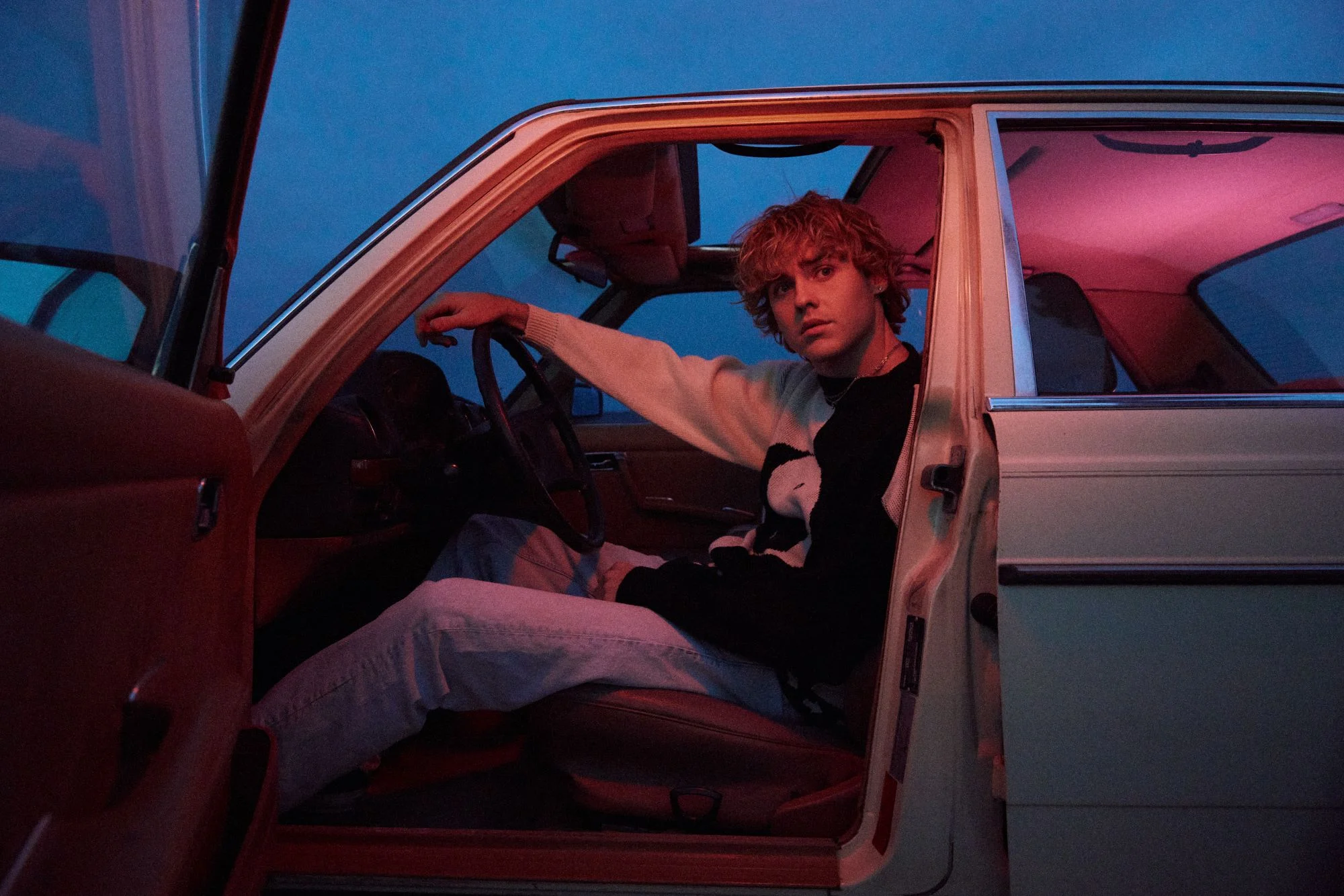 รู้จัก Jack Gray ส่งเพลง “Drive Her Home” เอาใจคออินดี้ป็อปสายหม่น ศิลปินหนุ่มคลื่นลูกใหม่จากออสเตรเลียที่เตรียมครองใจ Gen Z เร็ว ๆ นี้