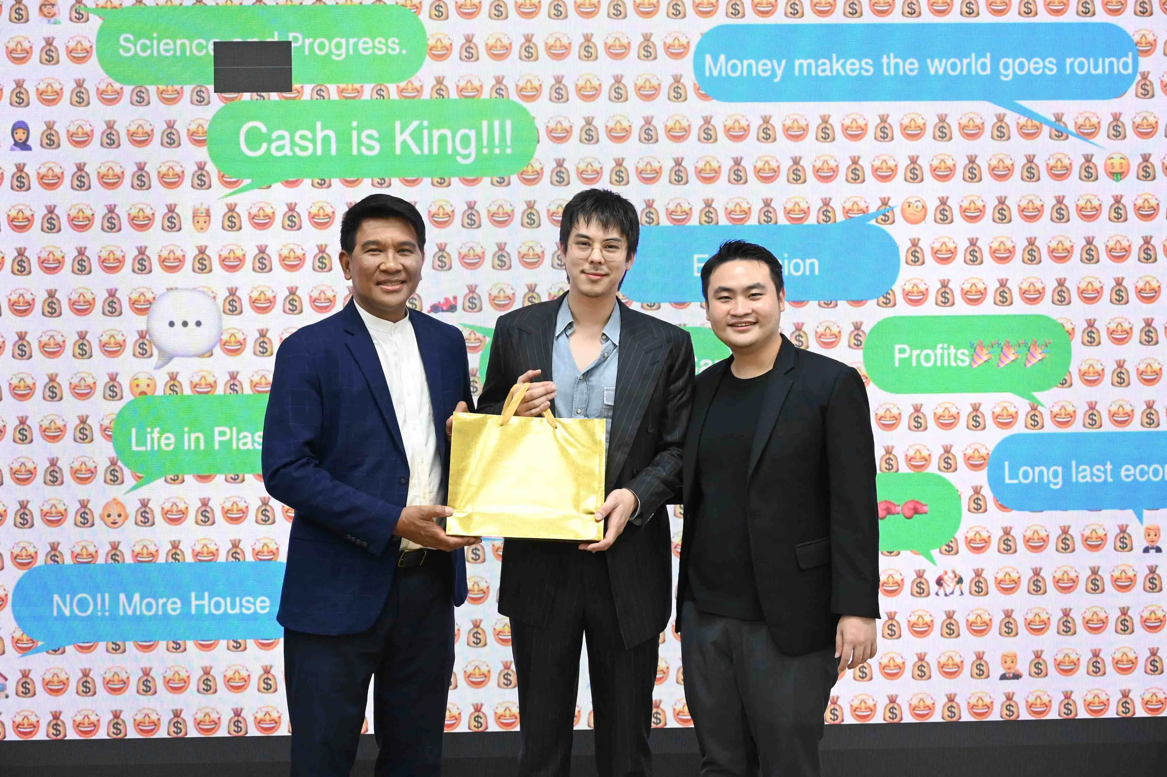 พีช พชร บรรยายพิเศษกิจกรรม Workshop “Self Identity-Destiny Discovery” 