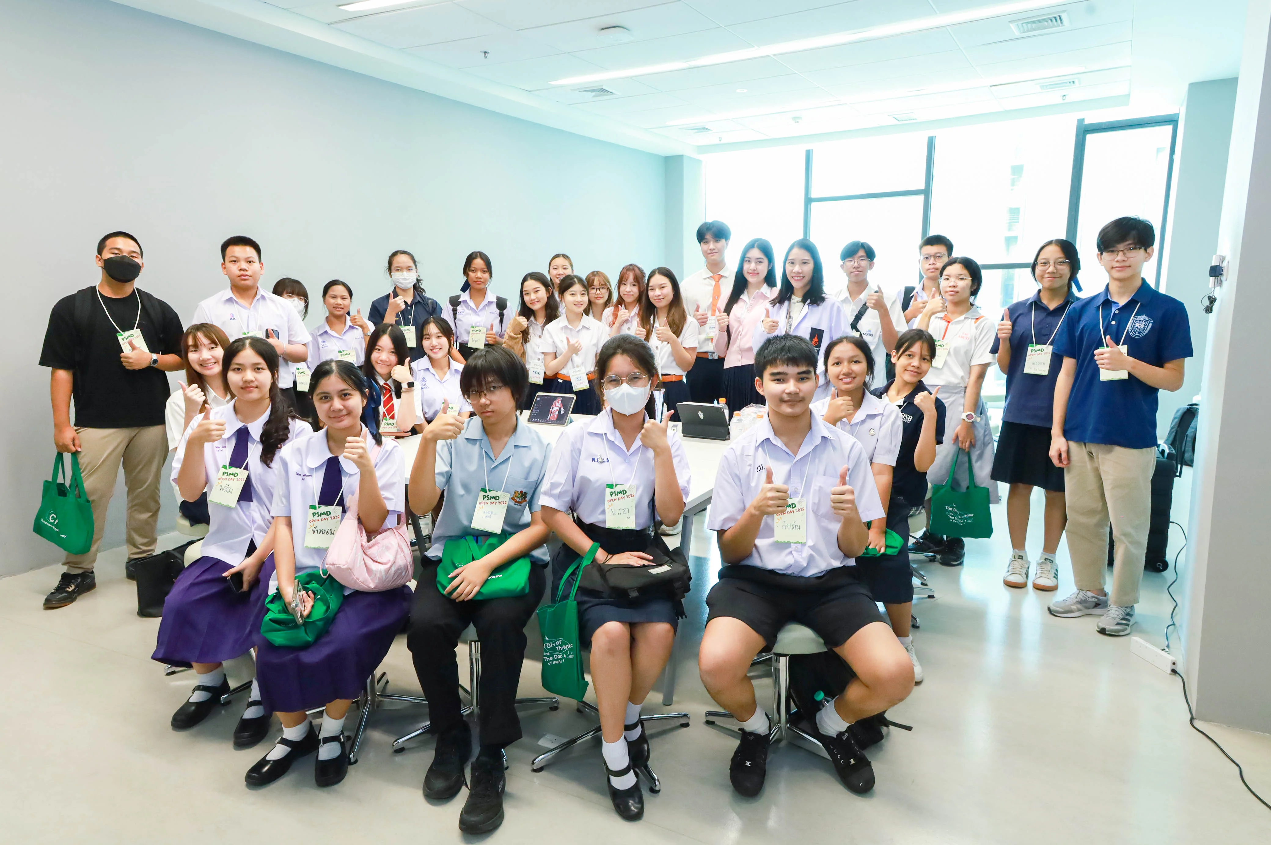 ต้อนรับคณะครูและนักเรียนชั้นมัธยมศึกษาตอนปลาย ห้องวิทยาศาสตร์สุขภาพ จากโรงเรียนอัสสัมชัญ