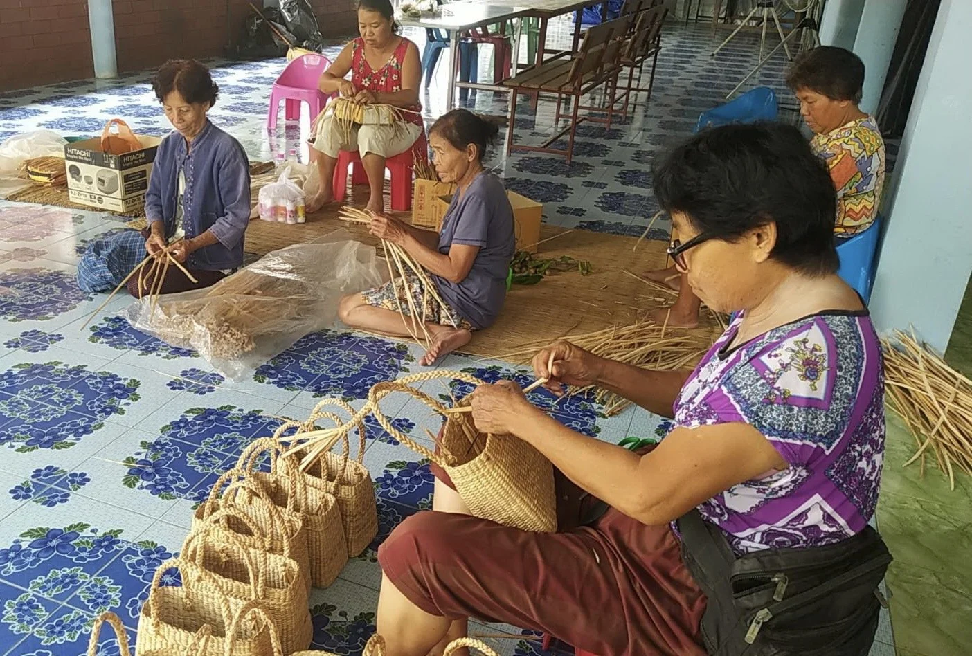 BYLY (บีวายแอลวาย) แบรนด์ไทย จากฝีมือชาวบ้าน สร้างรายได้สู่ชุมชนไทย