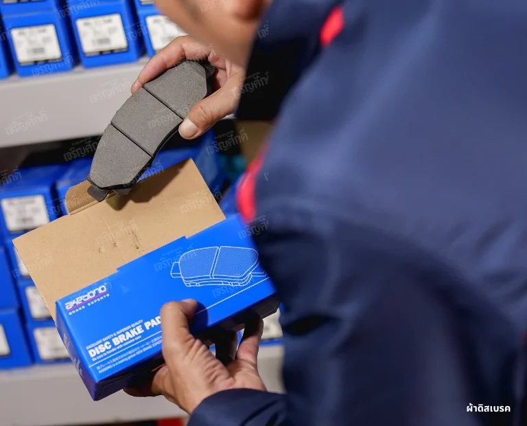 ผ้าเบรค Akebono คุณภาพที่ไว้ใจได้เพื่อความปลอดภัยของรถคุณ