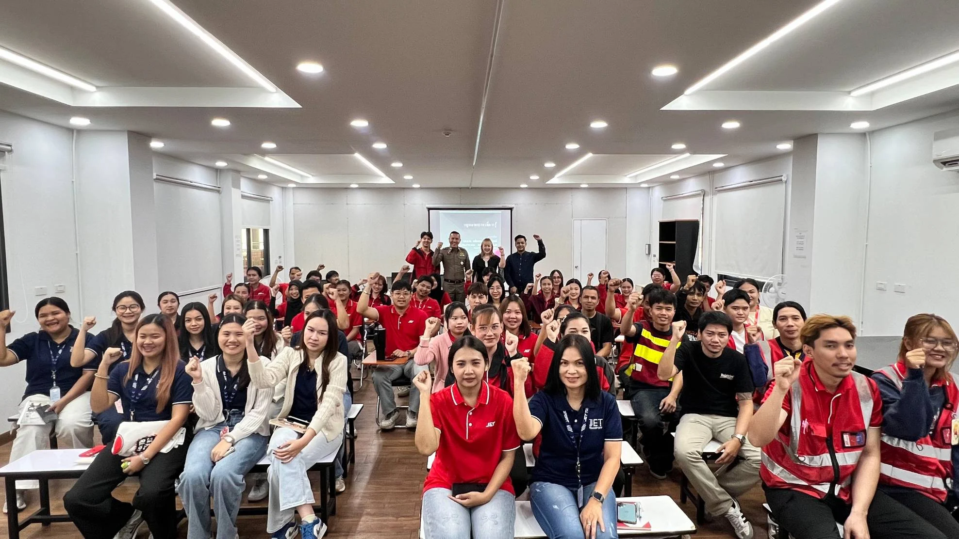 เจแอนด์ที เอ็กซ์เพรส จัดกิจกรรมอบรมกฎหมายจราจร ประจำปี 2568 ยกระดับมาตรฐานความปลอดภัยบนท้องถนน