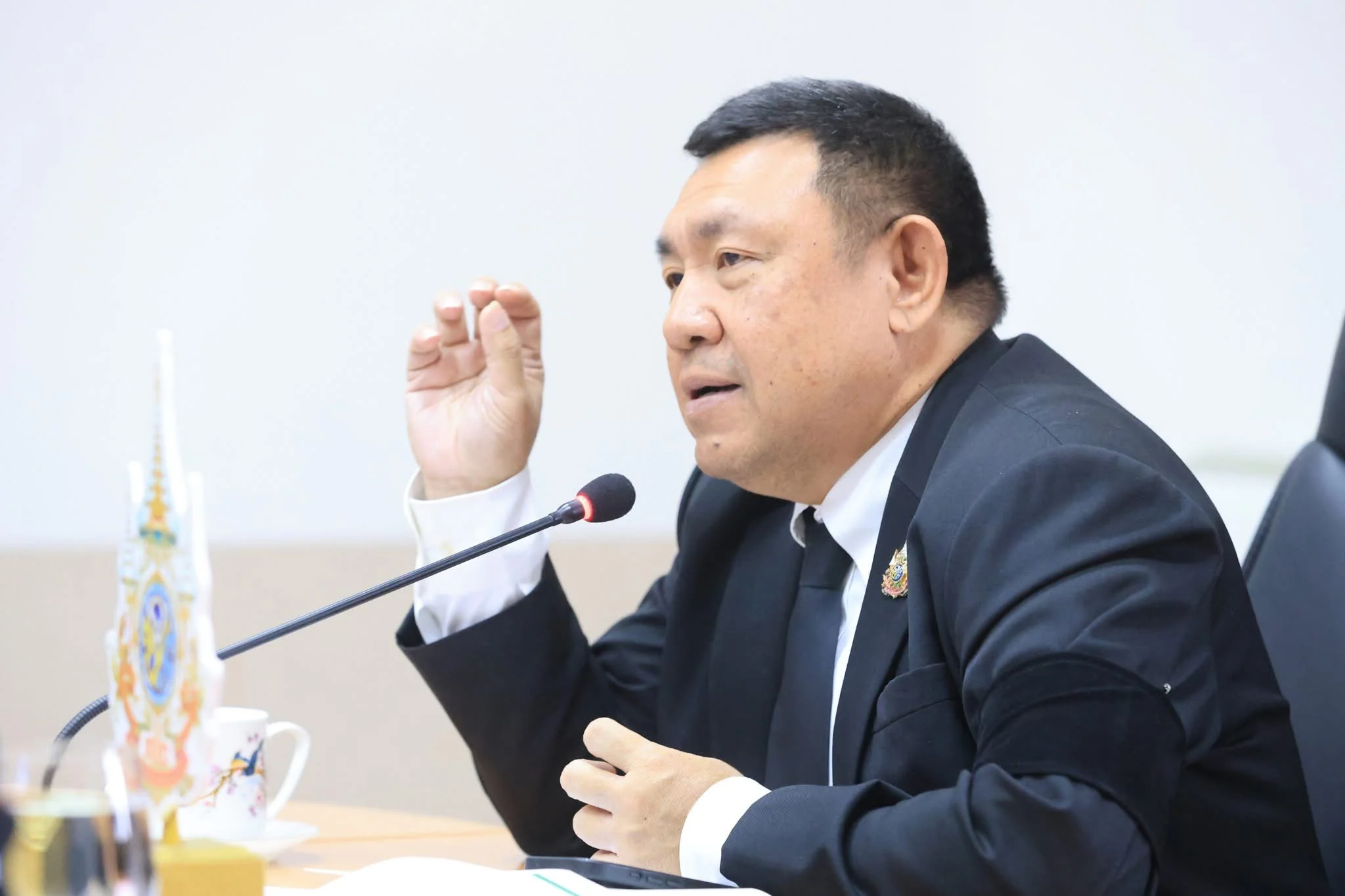 เลขาธิการ ส.ป.ก. เรียกประชุมสถานการณ์และผลกระทบที่เกิดจากเหตุการณ์ความไม่สงบในพื้นที่จังหวัดชายแดนไทย-กัมพูชา